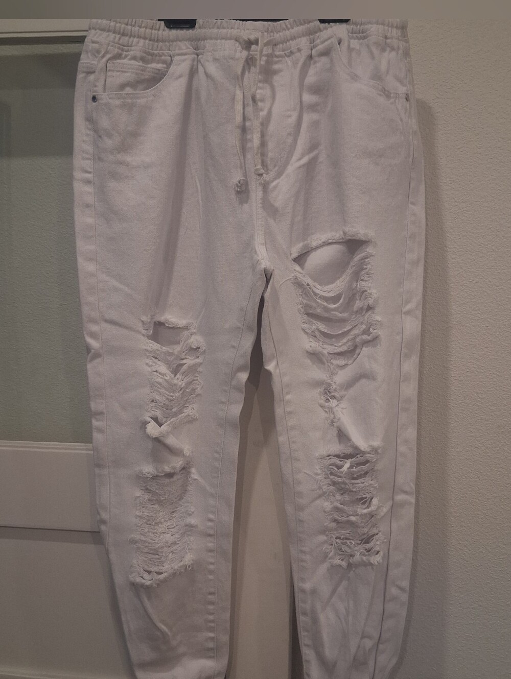 Womens White Distressed Jogger Jeans